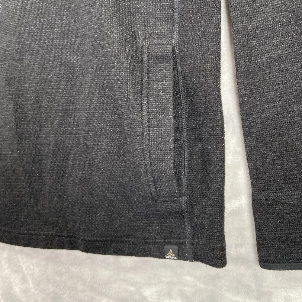 Prana men size